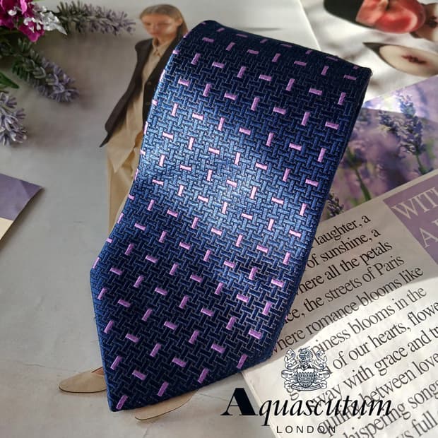 아쿠아스큐텀 네이비 자카드 패턴 넥타이 9.5cm A+등급 A19710