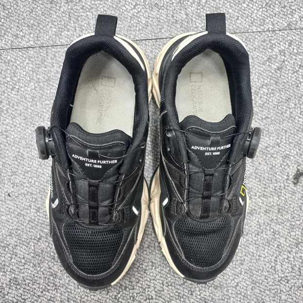 내셔널지오그래픽 블랙 다이얼 운동화 230mm