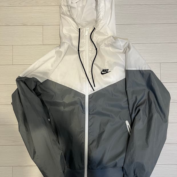 나이키 윈드러너 바람막이 M사이즈 그레이