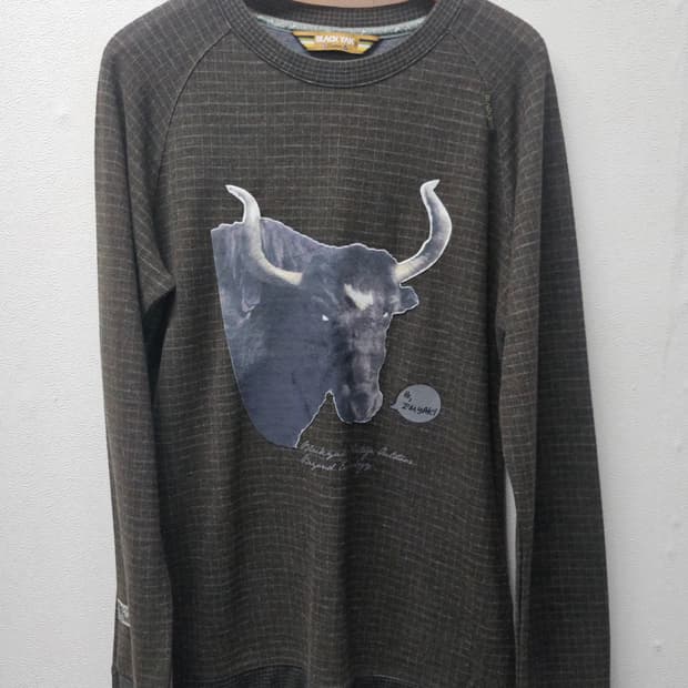 블랙야크 소 프린팅 긴팔 티셔츠 95