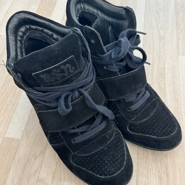 Ash hidden wedge black suede