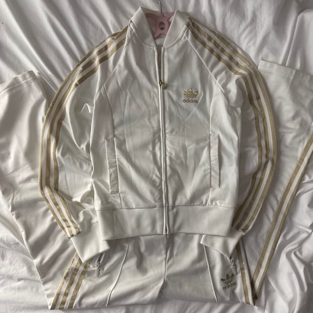 아디다스 화이트 골드 져지 세트