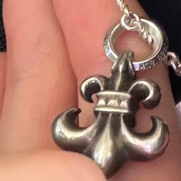 크롬하츠 플레어 참 펜던트