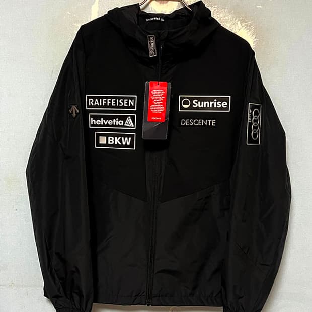 데상트 스위스 아우디 스키 후디 우븐자켓 남자 바람막이 새상품 M 95