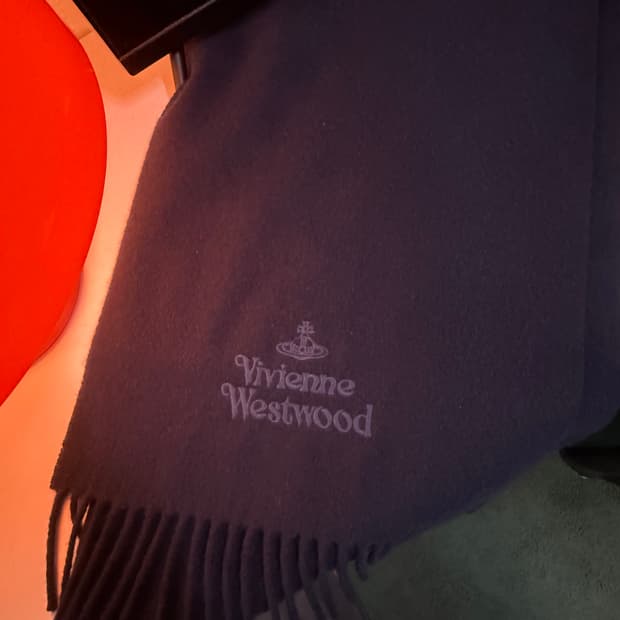 비비안 웨스트우드 네이비 머플러