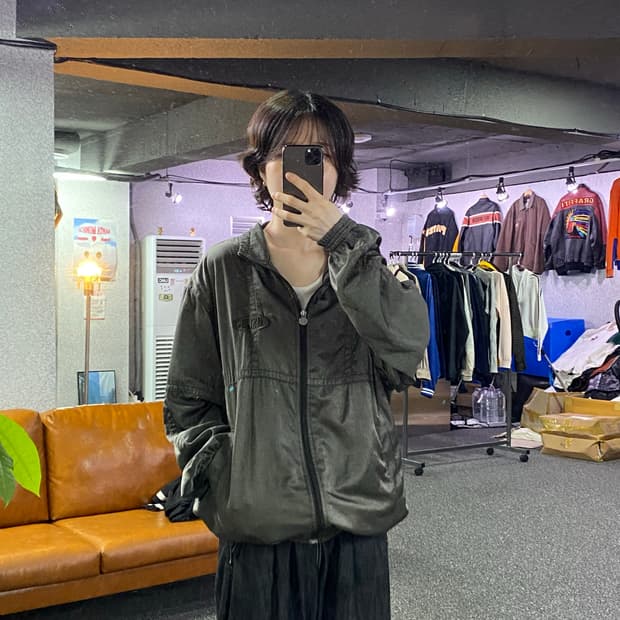 미스치프 스몰로고 카키 실키 바람막이 B5392