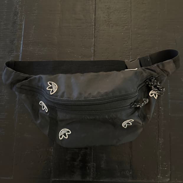 아디다스 x 알렉산더왕 콜라보 크로스백 힙색