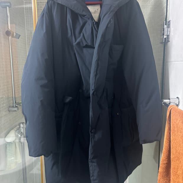 도큐먼트 덕다운 로브 패딩 개급처