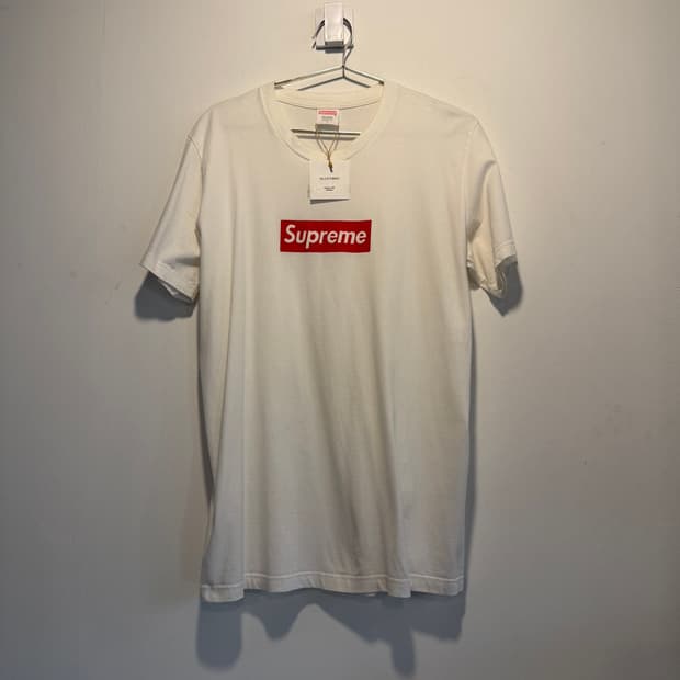 Supreme t-shirt