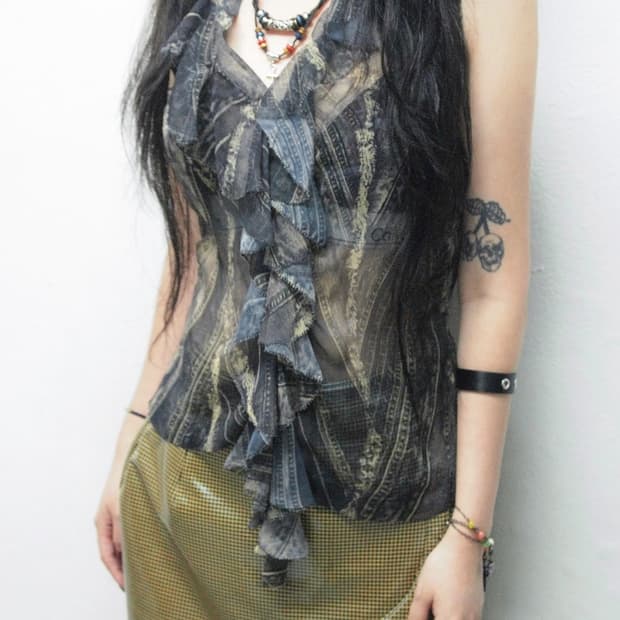 piece montee 데님라이크 프린트 슬리브리스
