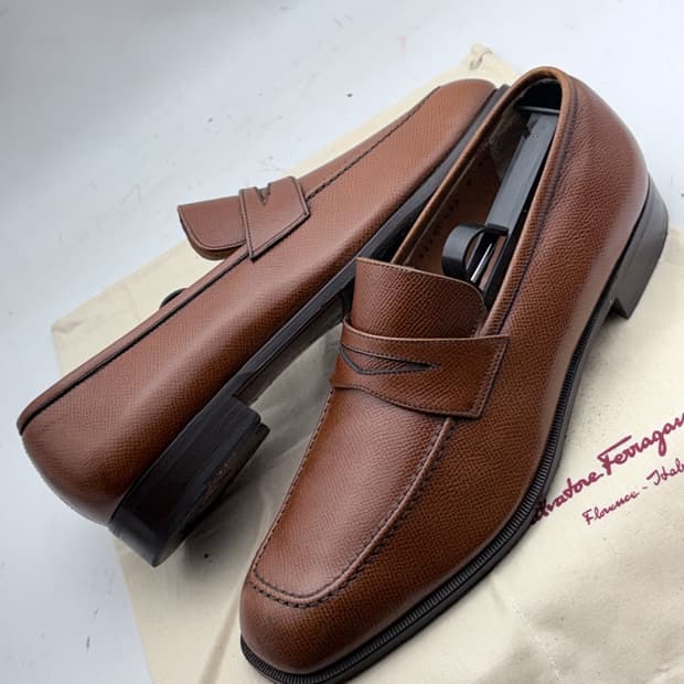 정품)페라가모 255