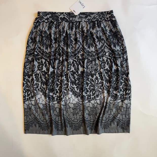 LACE PRINT PENCIL SKIRT
