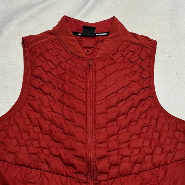 M 나이키 에어로로프트 러닝 베스트