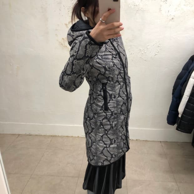 히스테릭 글래머 뱀피 코트 롱패딩