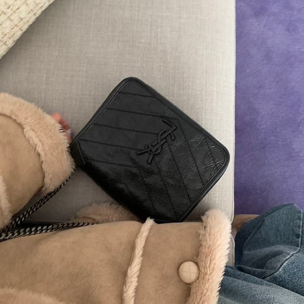 입생로랑 니키 체인 월렛백