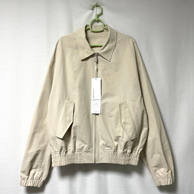 (미사용) 비이커 르917 세미크롭 오버핏 봄버 자켓 105