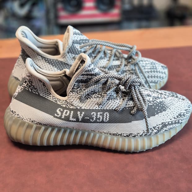 새상품 255 이지부스트350v2 카키화이트