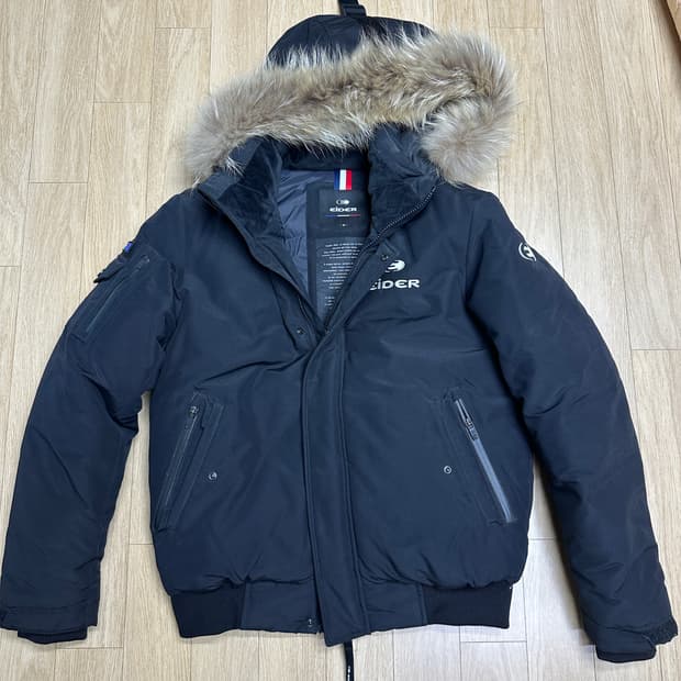 아이더 블랙 숏패딩 M사이즈