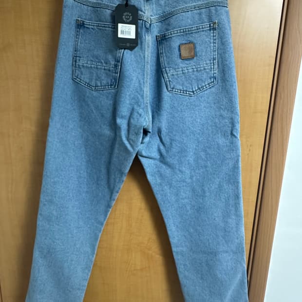 Deus 테이퍼드 진