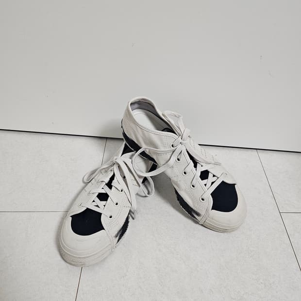 요지 야마모토 Y-3 스니커즈
