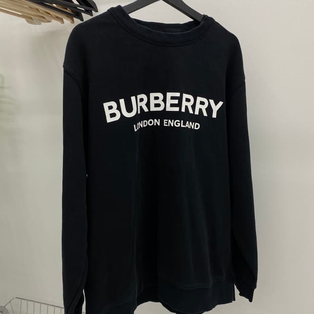 버버리 런던 프린팅 로고 맨투맨