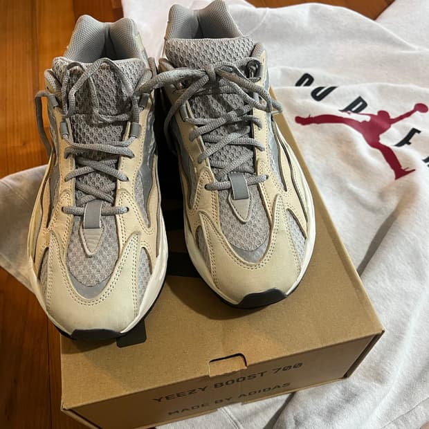 이지부스트 700 v2 크림 290