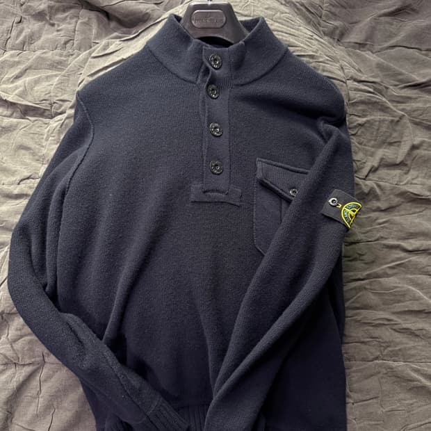 스톤아일랜드 니트 반집업