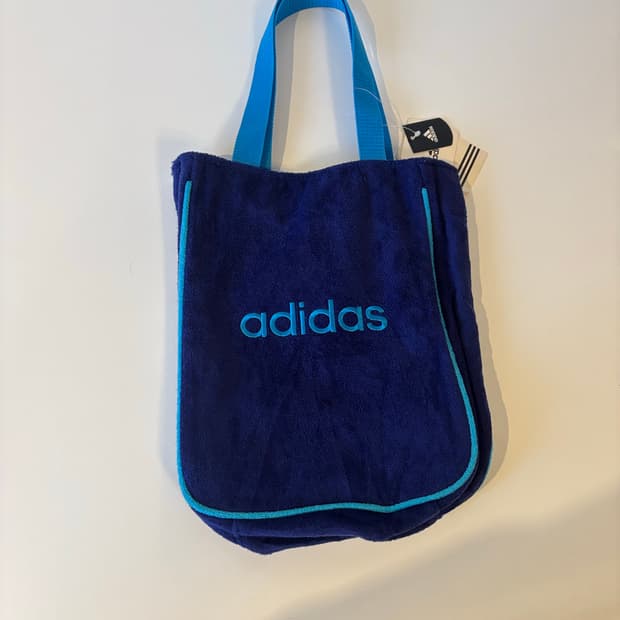 아디다스 타월 토트백 네이비색