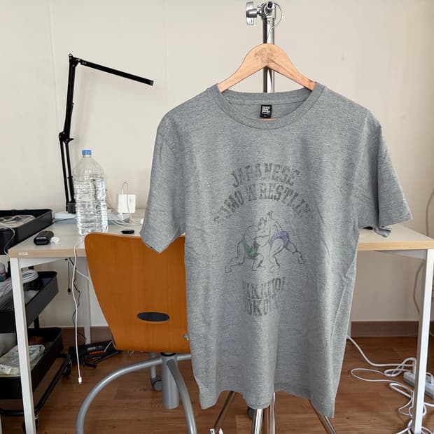 SUMO tee