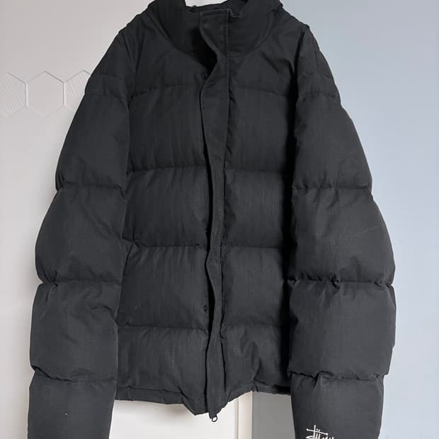 스투시 립스탑 패딩 블랙