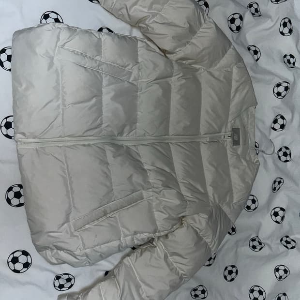 뉴발란스 경량패딩 