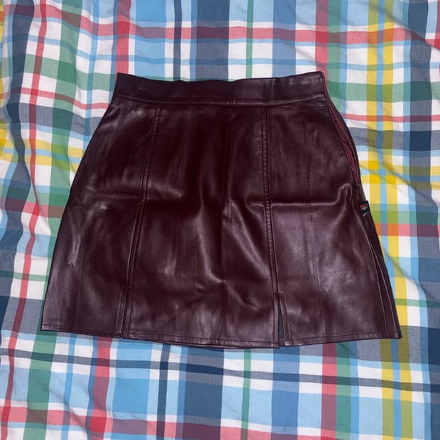 와인색🧖🏻‍♀️🍷 미니스커트