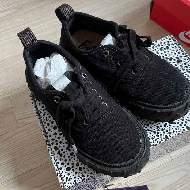 꼼데가르송마켓 콜라보 이티스 36size (225-230)