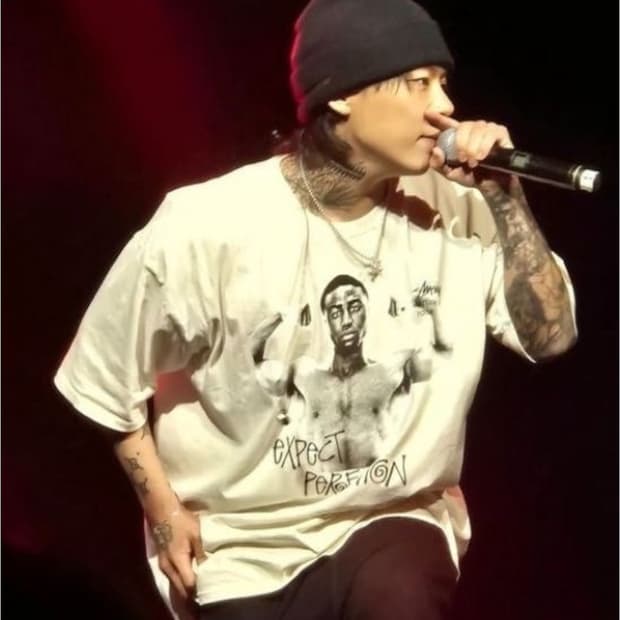 스투시 x 마틴 로즈 스탠드 펌 피그먼트 다이드 티셔츠 내츄럴