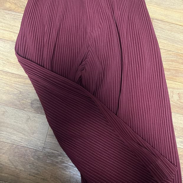 옴므플리세 와이드 레드팬츠2/ 25년구매