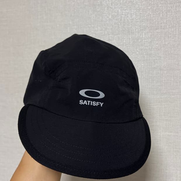 새티스파이 오클리 피스쉘 트레일 캡
