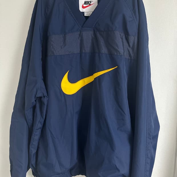 나이키 빈티지 바람막이 맨투맨