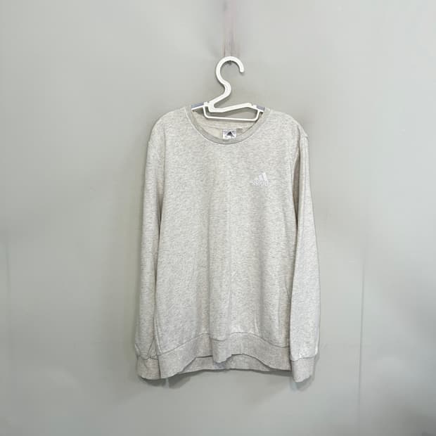 아디다스 멜란지그레이 맨투맨 105