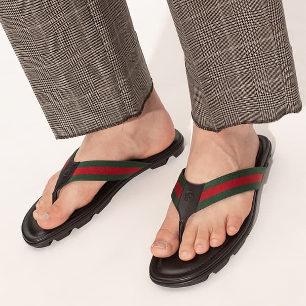 구찌 시그니처 삼선 쪼리