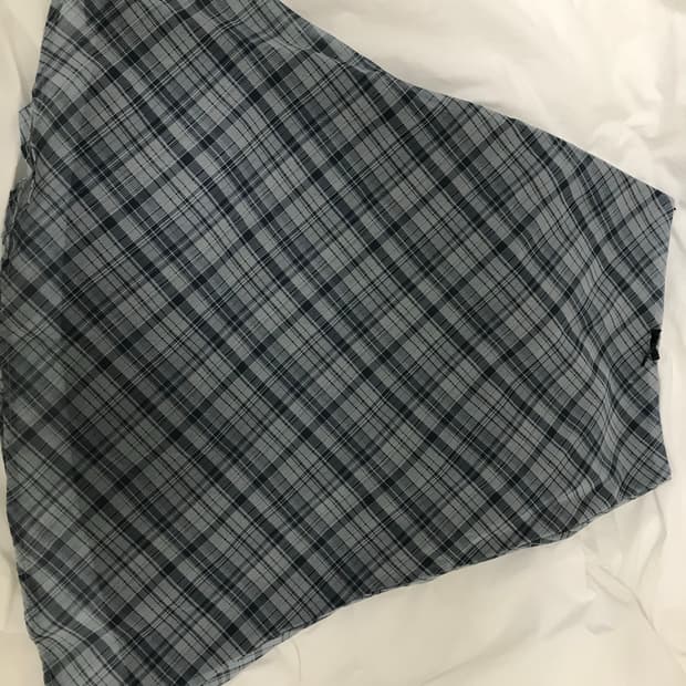 체크 미디 스커트