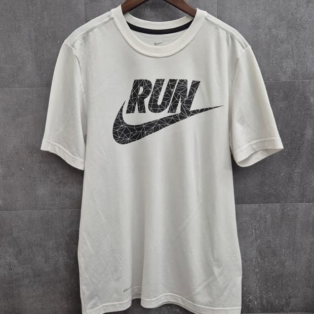 Nike / Dri-Fit RUN 로고 반팔티 M