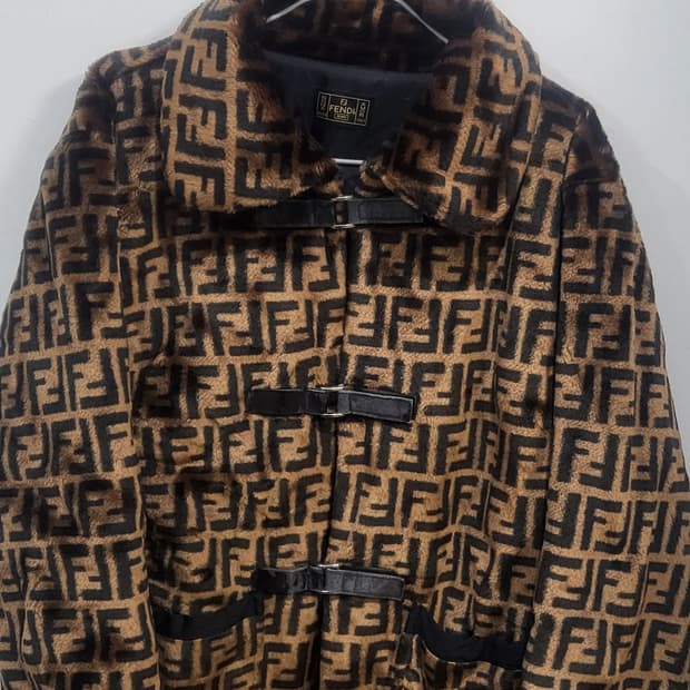 펜디 faux furr jacket (55×66)