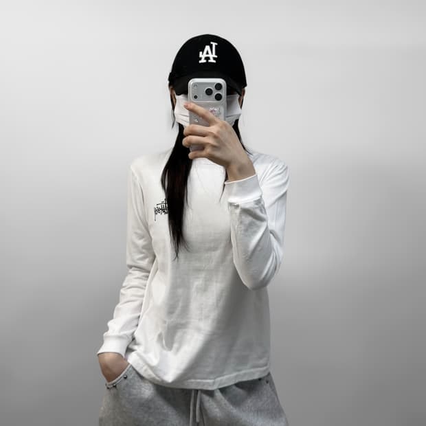 스투시 베이직 로고 롱슬리브 화이트