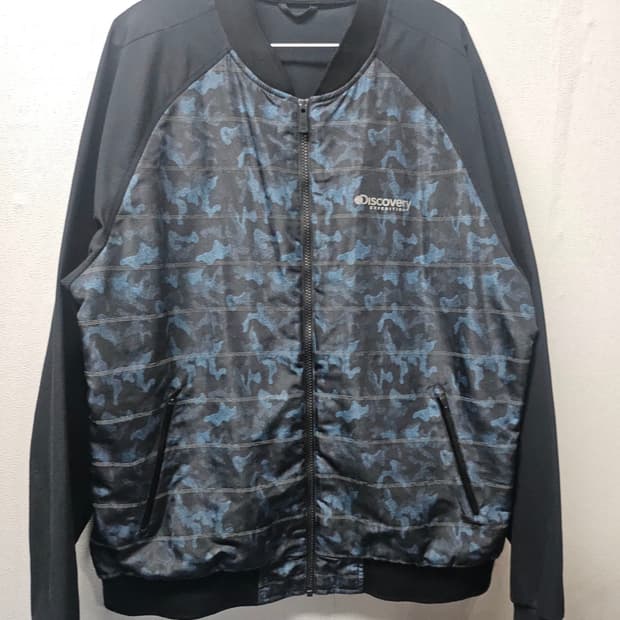 디스커버리 카모 봄버 바람막이 자켓 110
