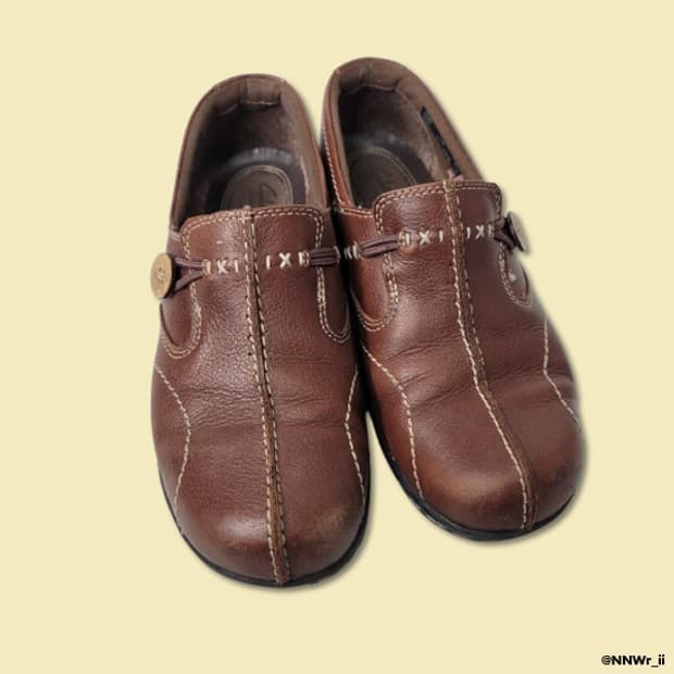 CLARKS MARY JANE BROWN