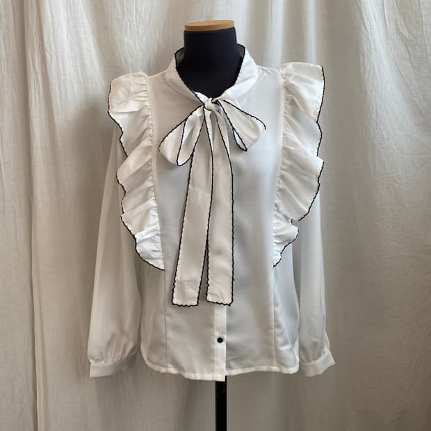 GRL 화이트 리본타이 블라우스(L)