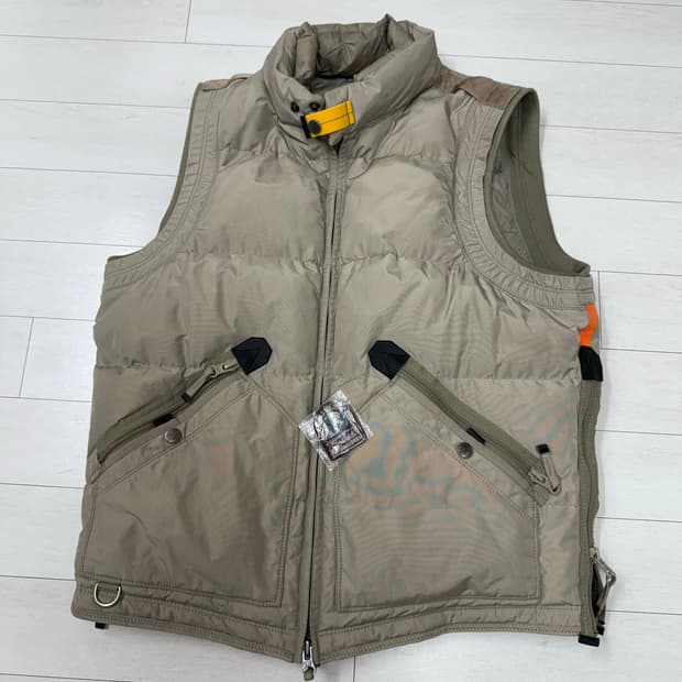 파라점퍼스  조끼 패딩 L 사이즈  은은한 베이지톤좋습니다 좋은