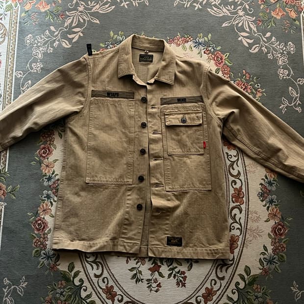 더블탭스 헤링본 원단 셔츠