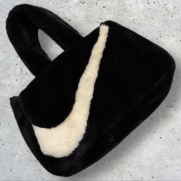 나이키 퍼 숄더백 블랙/화이트