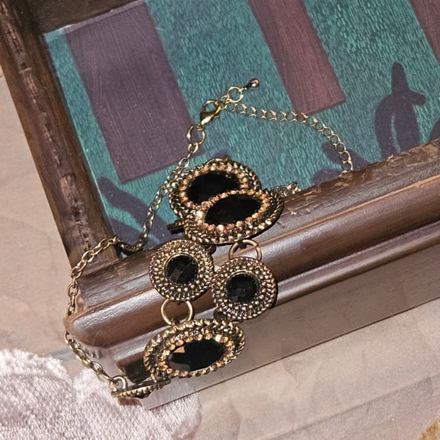 Vintage Chic necklace